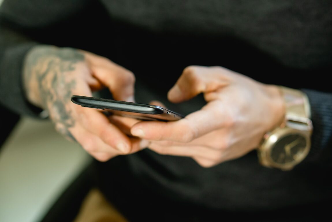 Contacting a Legal Cannabis Retailer by Phone or Text in Windsor